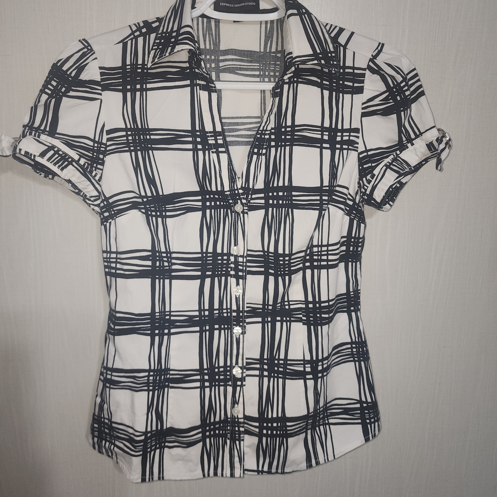 Express Black and White Fitted Button Down Shirt